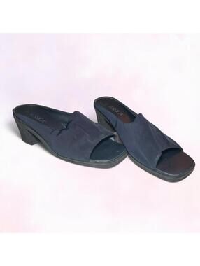 Jessica Navy Blue Low Heel Work Shoes Y2K 90S Style Womens Size 8